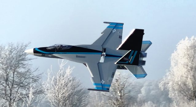 Pusher-Jet der F/A-18E XXL „Maverick“ aus Depron
