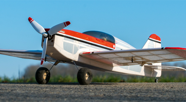 Feinster Motorsport mit dem kompakten Downloadplanmodell BRYAN