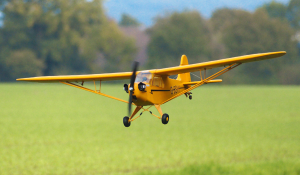 Warum die gelbe FMS-Cub so viel Flugspaß bietet