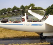 Cockpits von historischen und modernen Segelflugzeugen