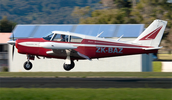 Verkehrsflugzeug Piper PA-24