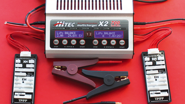 Hitec Multicharger X2 700 mit e-PowerBox50 A